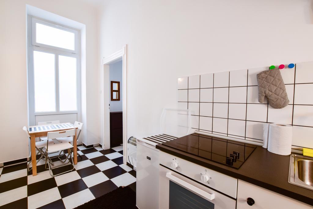 Chess Table - Lovely Home On The Shopping Street Budapest Ngoại thất bức ảnh
